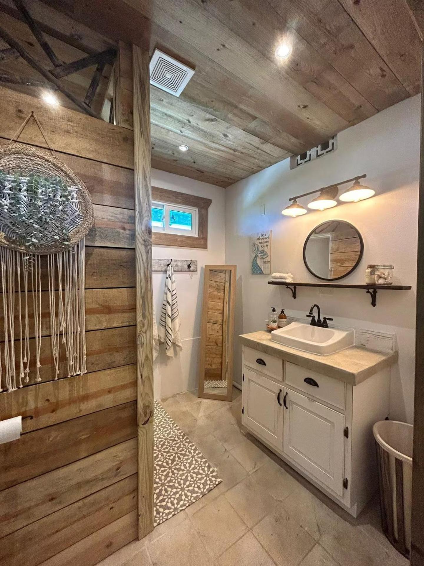 Shipwreck Cove Guest house *