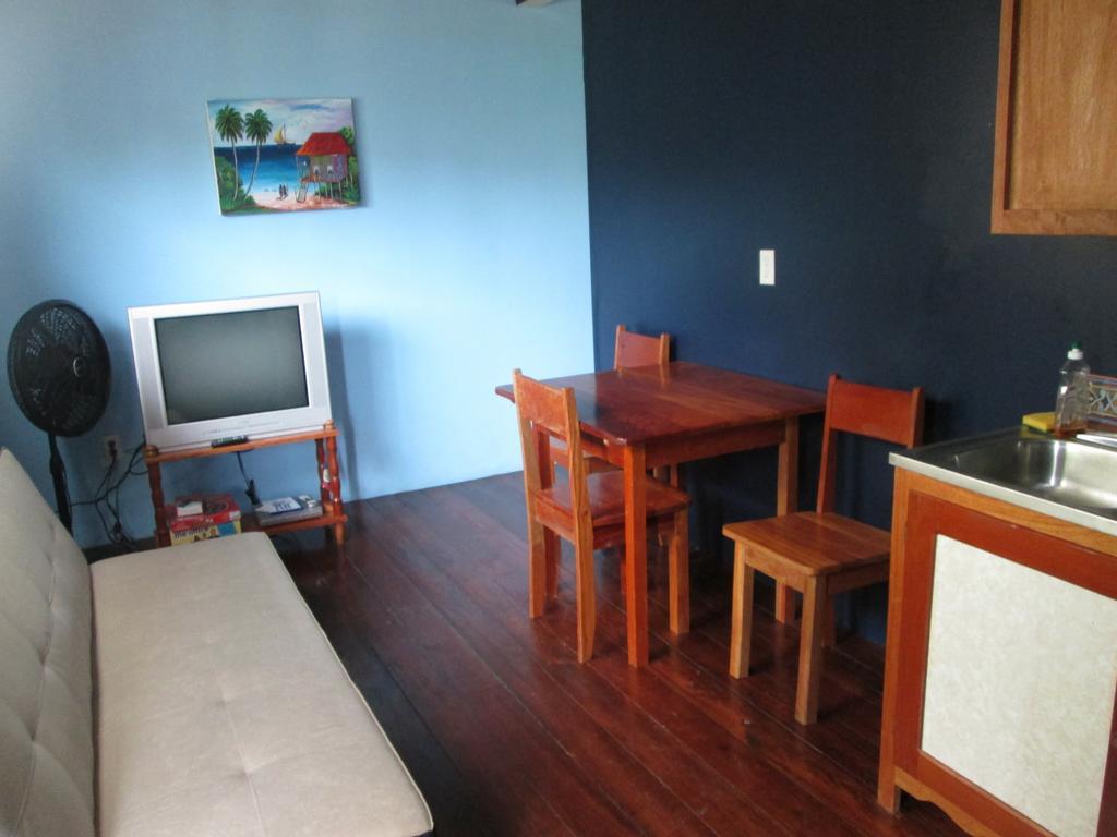Axios Sun Apartment