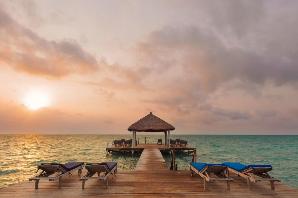 Hotel Weezie's Ocean Front And Garden Caye Caulker
