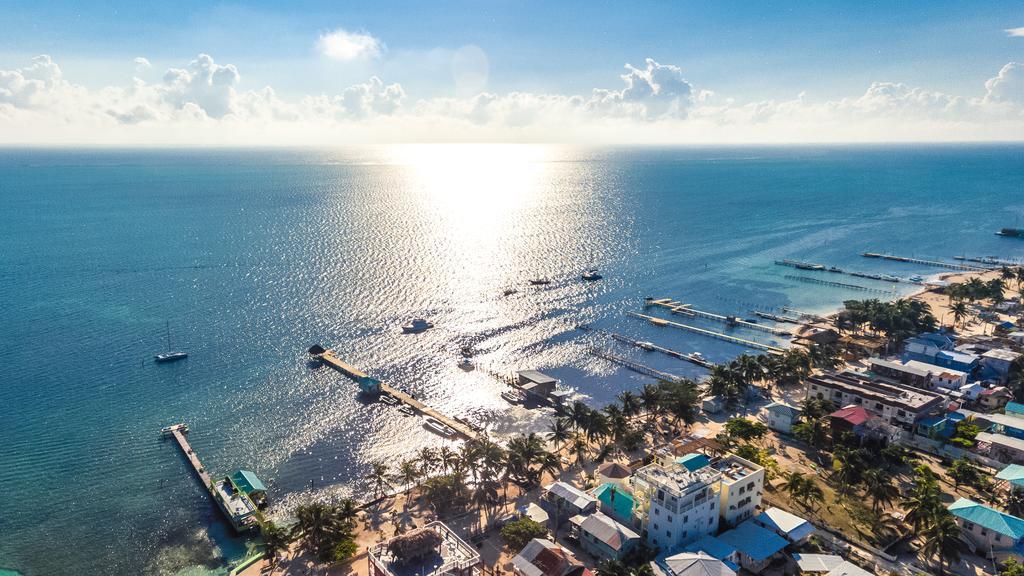 Villa Caye Reef