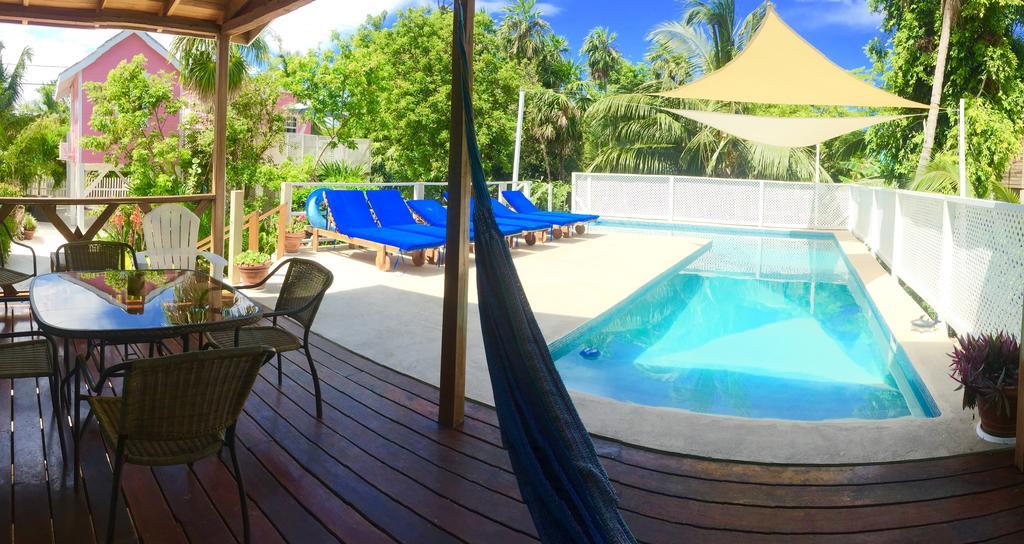 Hummingbirds Villa *