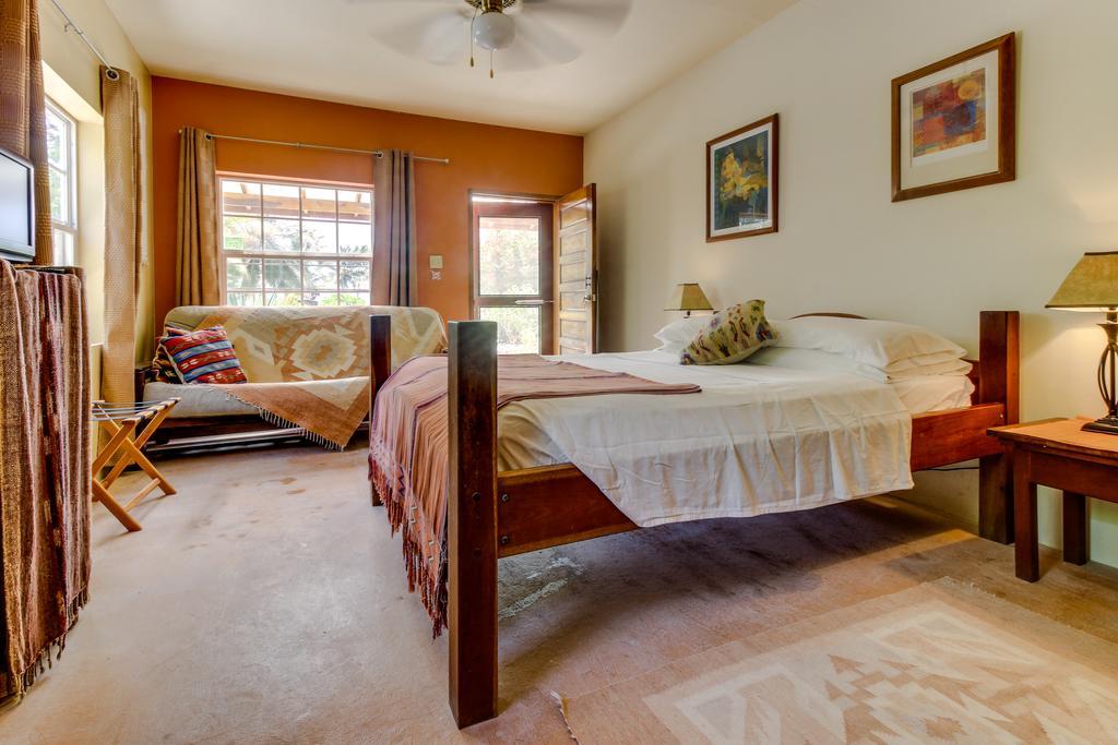 Amanda's Place * Caye Caulker