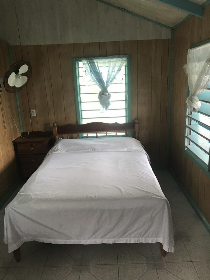 Lorraine's Caye Caulker