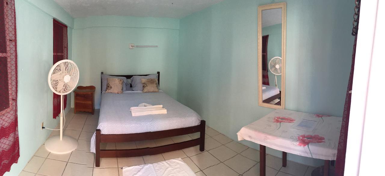Hotel Blue Wave Caye Caulker