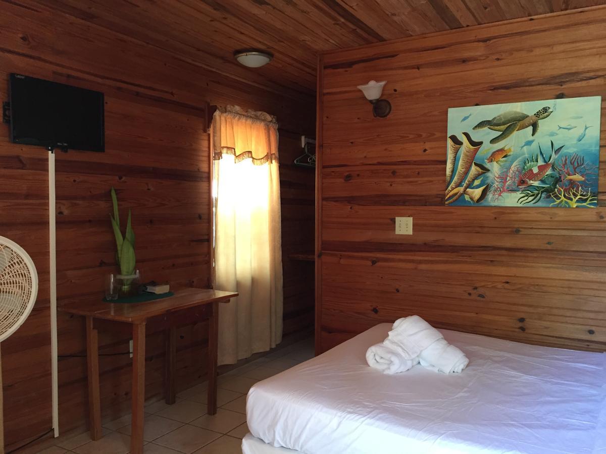 Blue Wave Caye Caulker