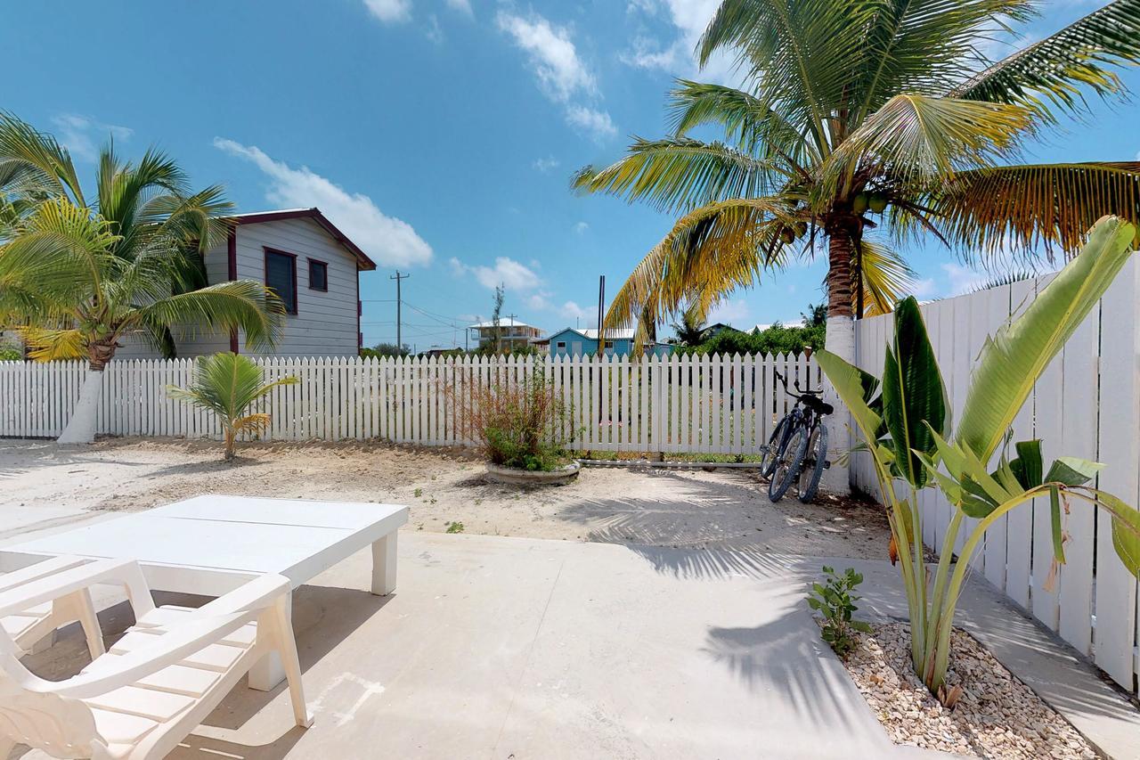 The French Lady - Entire House Aparthotel Caye Caulker