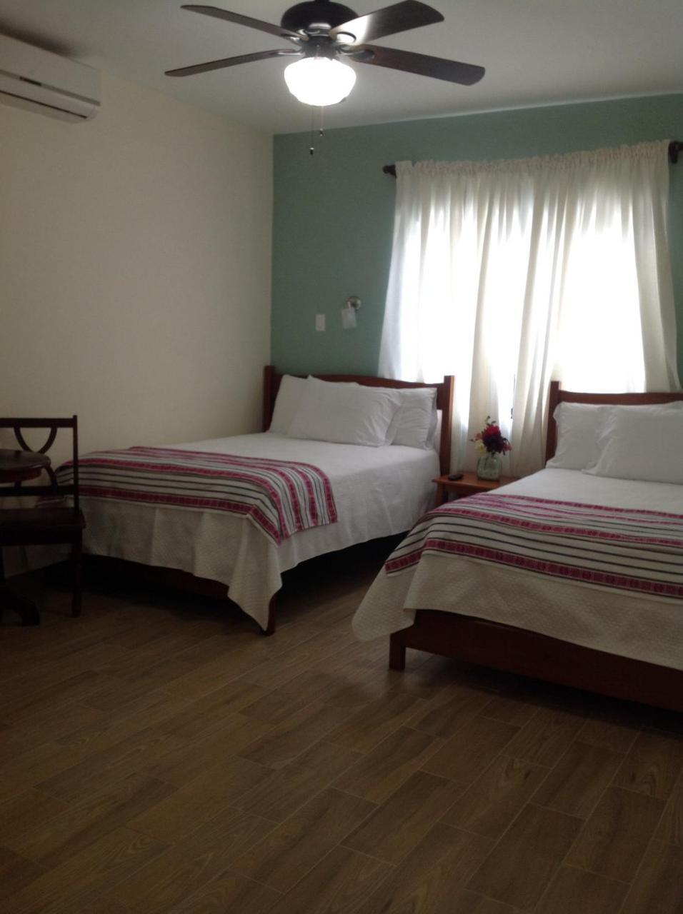 Jan's 4* Cayo Caulker