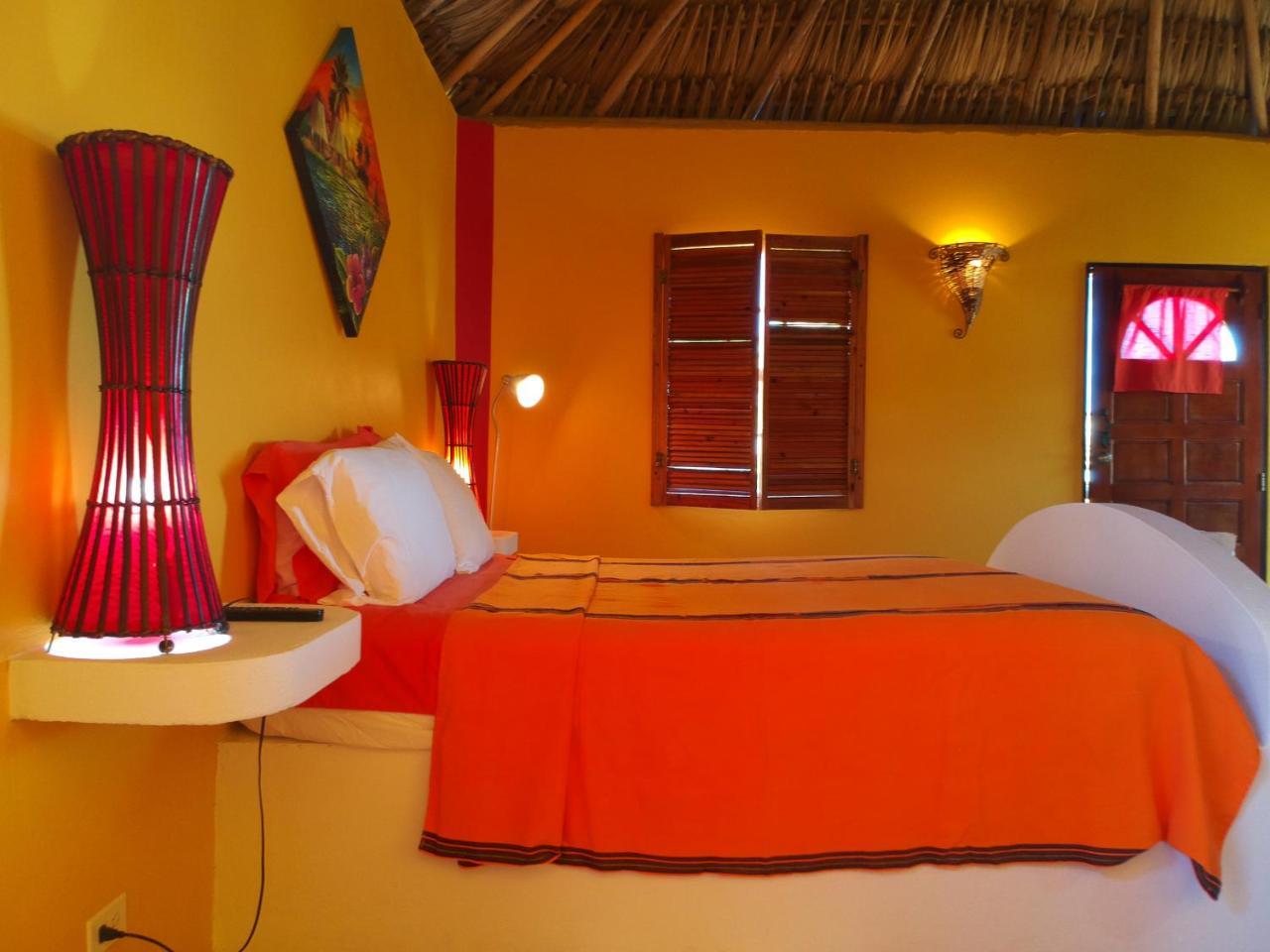 Seaside Cabanas Hotel *