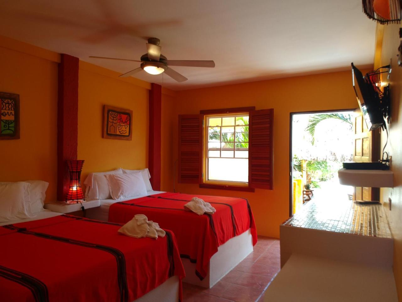 Hotel Seaside Cabanas