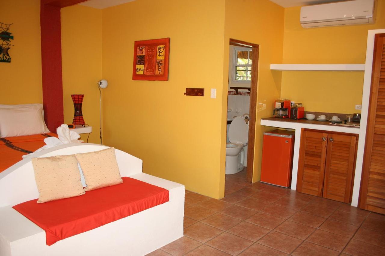 Seaside Cabanas Hotel *