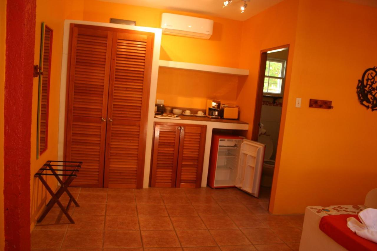 Seaside Cabanas Hotel *