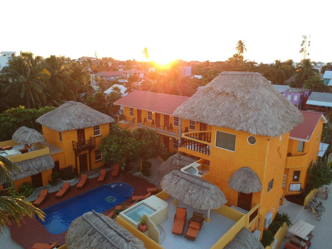 Seaside Cabanas Hotel *