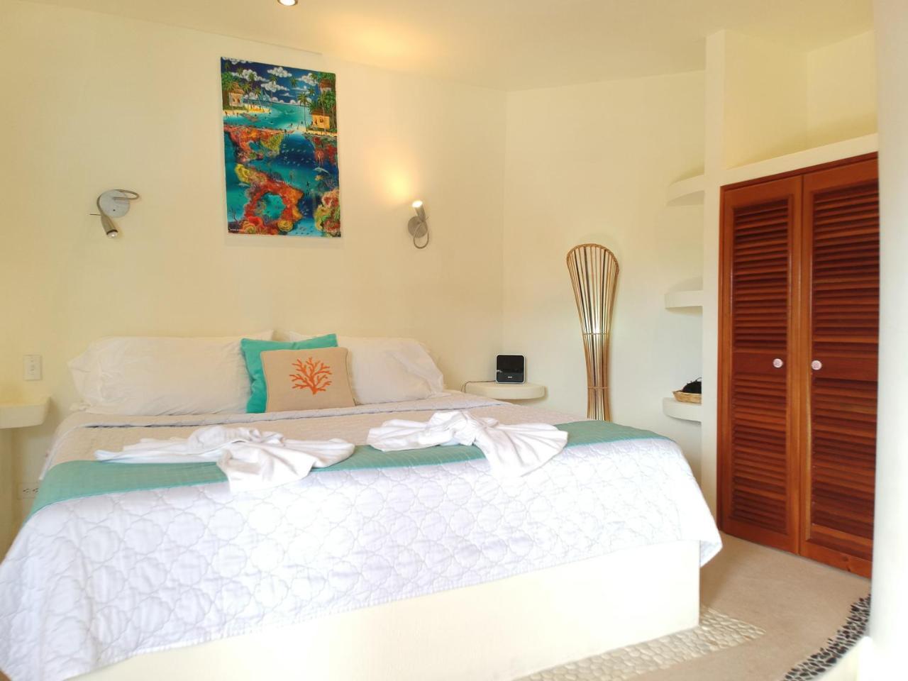 Hotel Seaside Cabanas