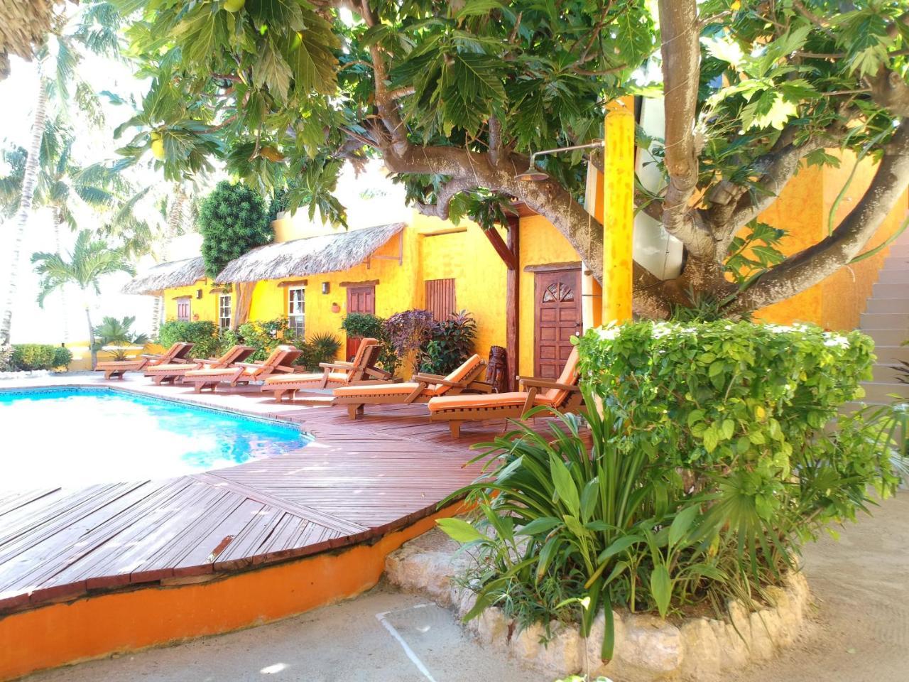 Seaside Cabanas Hotel