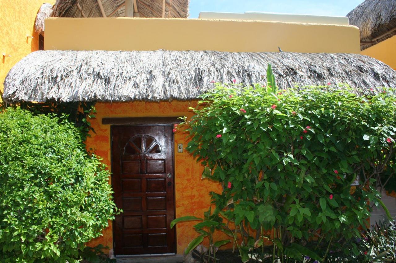 Seaside Cabanas Hotel *