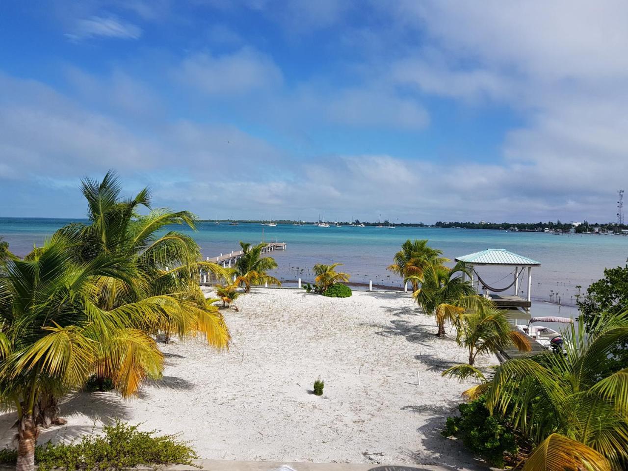 Slo-n-ez Terrace Caye Caulker