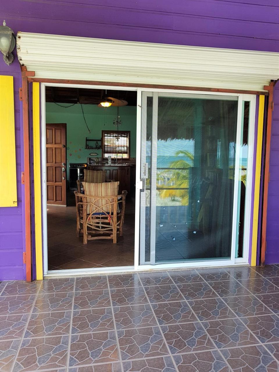 Slo-n-ez Terrace Caye Caulker