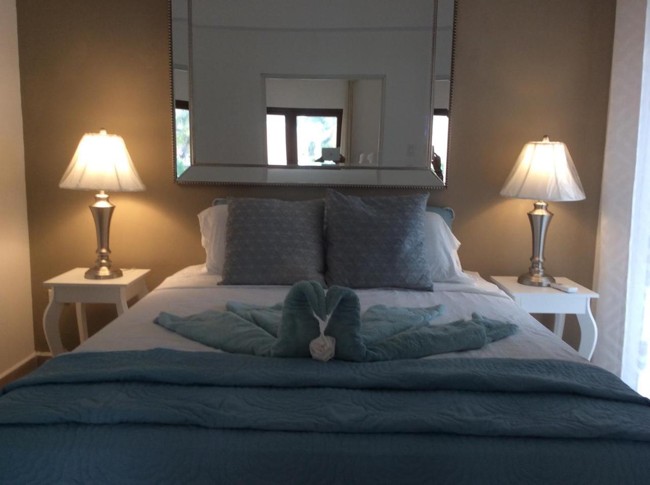The Beach Club Resort At Caye Caulker Hotel