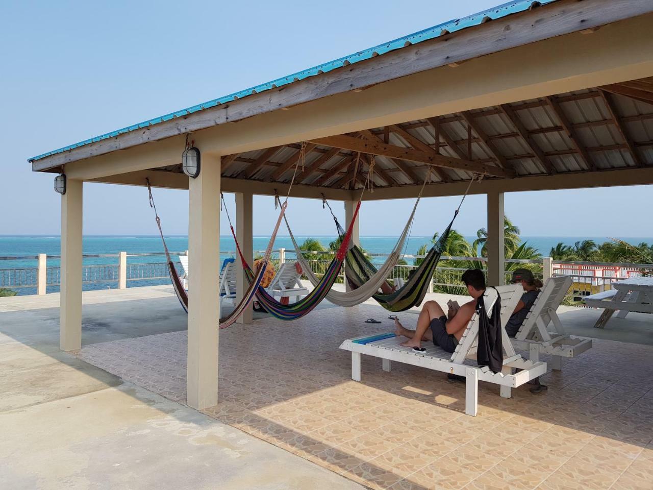 Caye Caulker Beach Hotel 4*