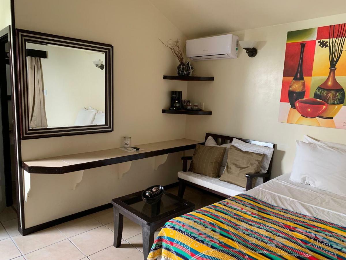 Blue Wave Hotel Caye Caulker