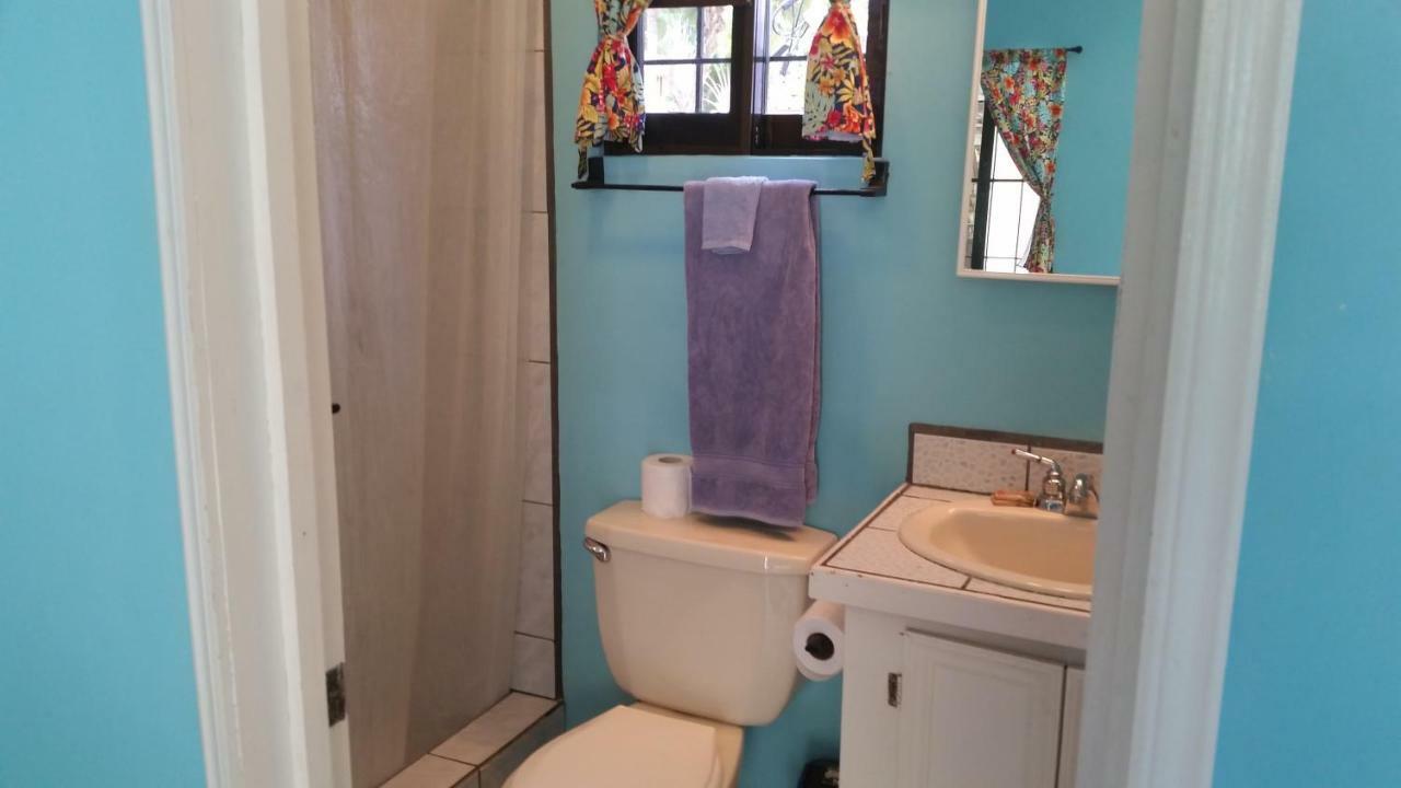 Barefoot Belize Hotel