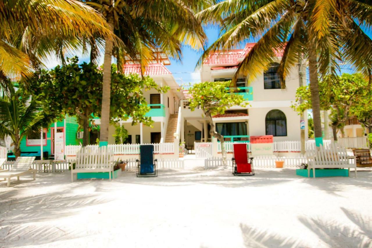 Jan's Hotel 4*