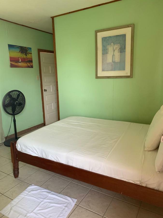 Hotel Blue Wave Caye Caulker
