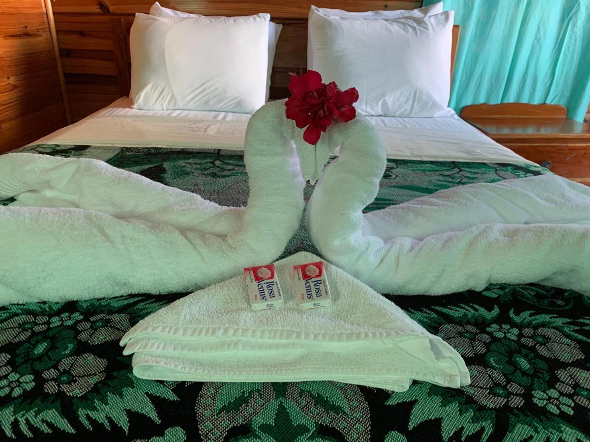 Hotel Blue Wave Caye Caulker
