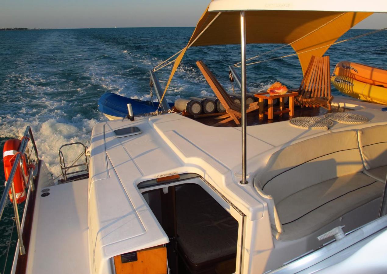 Botel Boat Caye Caulker