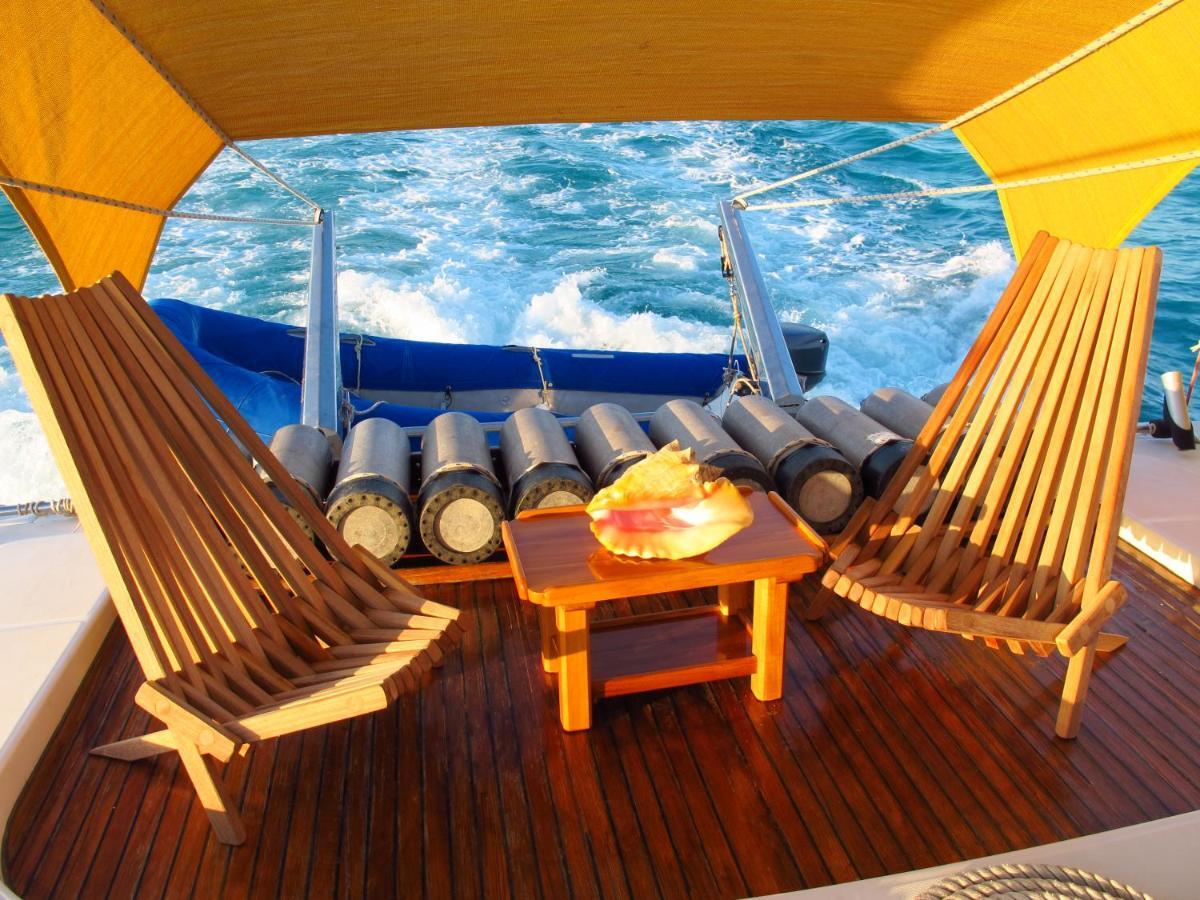 Boat Botel Caye Caulker