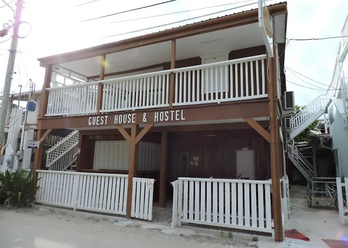 Wild Panther\'S Guest House & Hostel