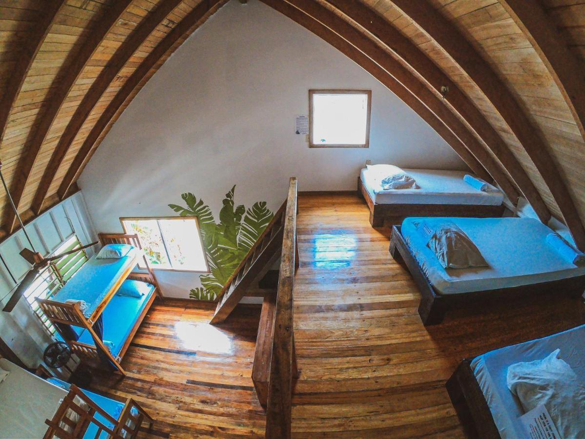 Bella's Backpackers Hostel *