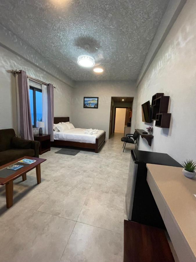Coral View & 5* Caye Caulker
