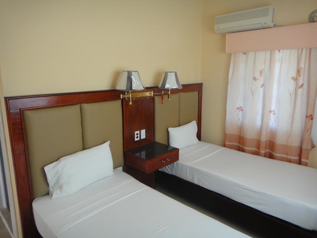 China Town Hotel 2*