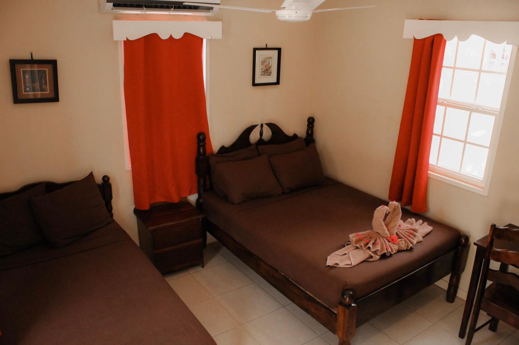 Tropical Paradise Hotel Caye Caulker