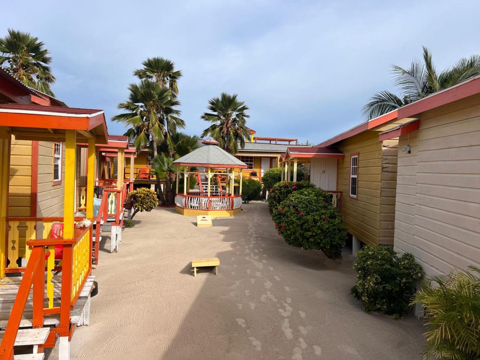 Hotel Tropical Paradise Caye Caulker