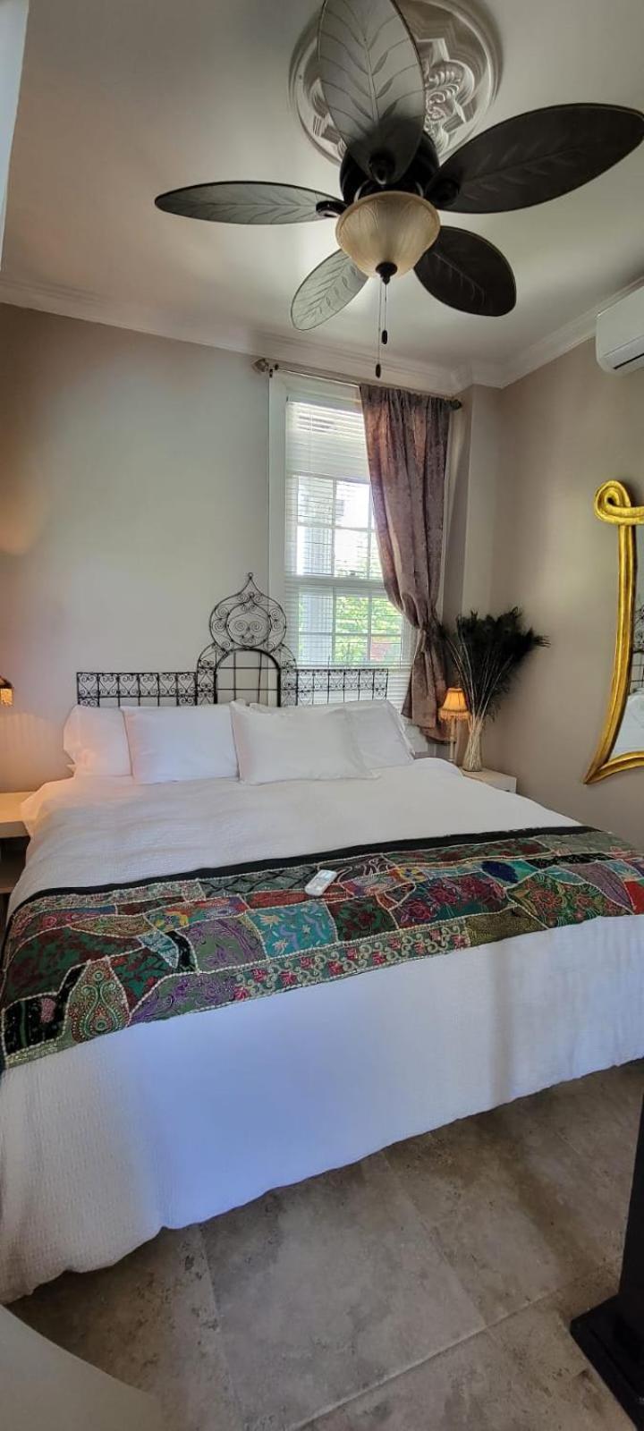 Boutique 3 *