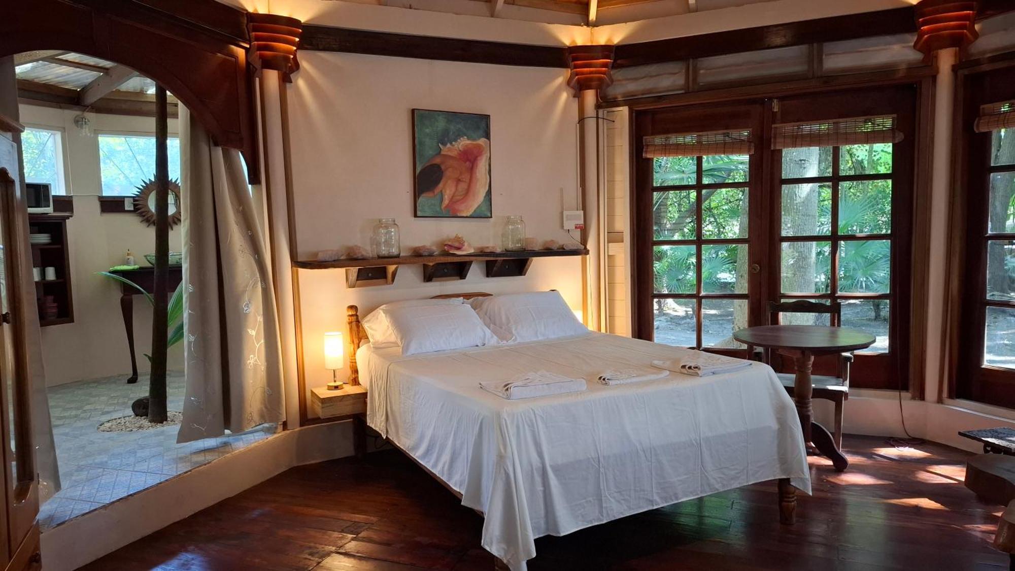 Jungle Cocoon 3* Caye Caulker