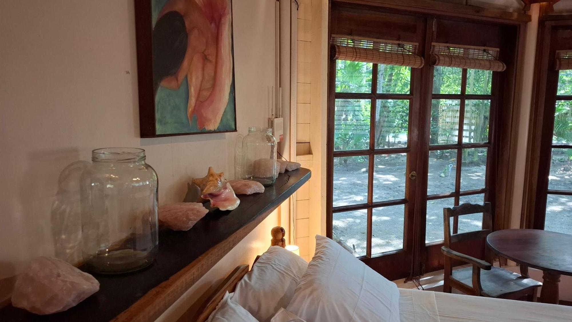 Jungle Cocoon Bed & Breakfast Caye Caulker