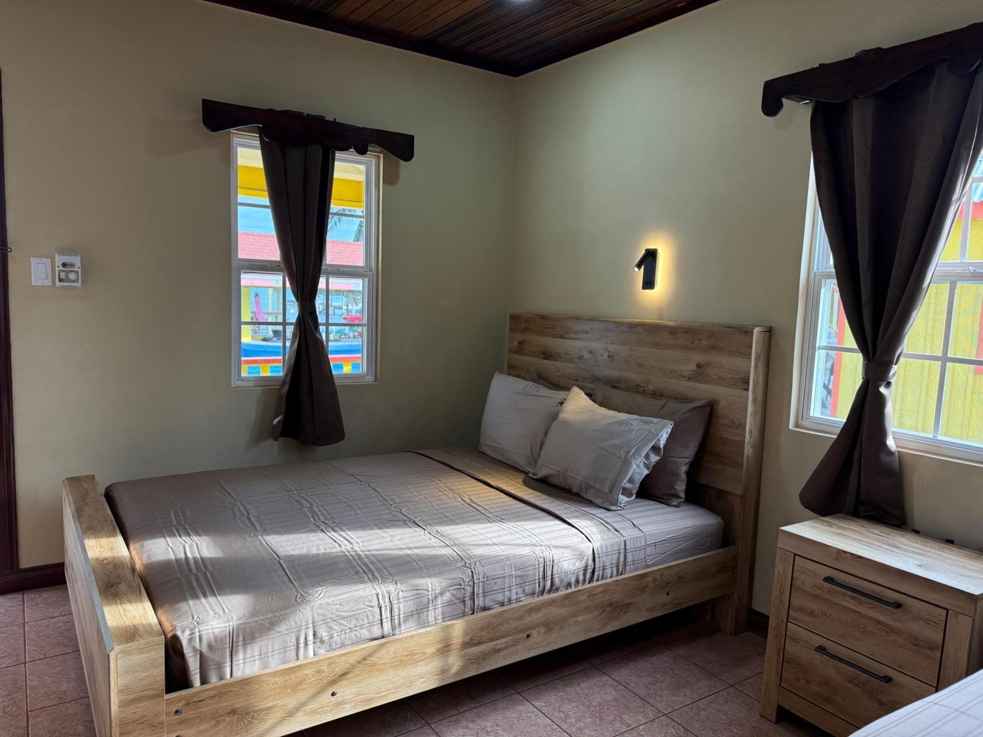 Hotel Tropical Paradise Caye Caulker