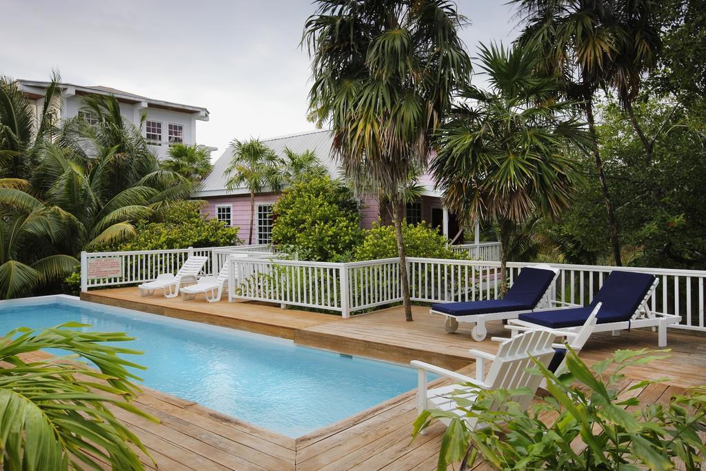 Weezie's Ocean Front And Garden Hotel Caye Caulker