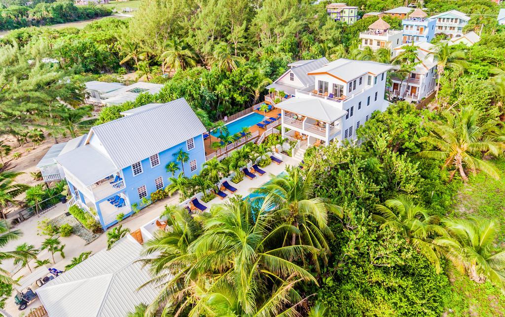 Hotel Weezie's Ocean Front And Garden Caye Caulker