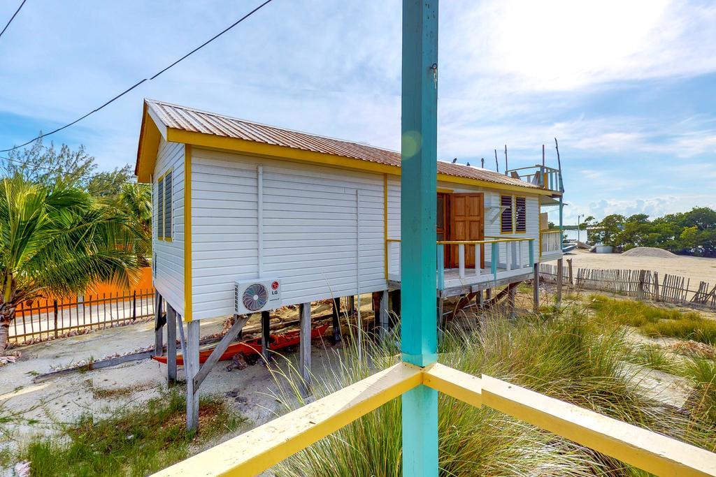 Johnny O's Cabana Caye Caulker
