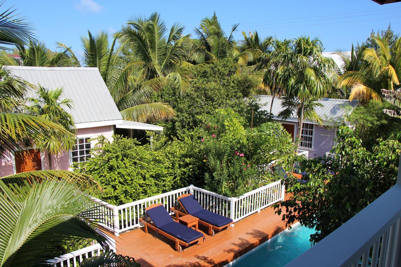 Weezie's Ocean Front And Garden 3* Caye Caulker