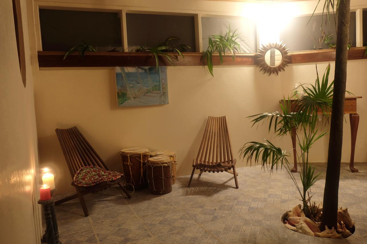 Bed & Breakfast Jungle Cocoon Caye Caulker