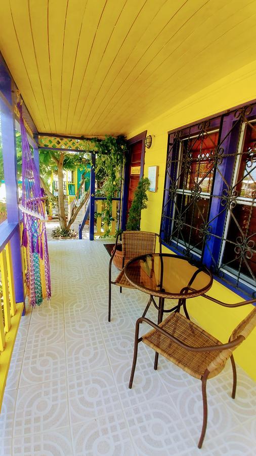 Bed & Breakfast Yocamatsu Caye Caulker