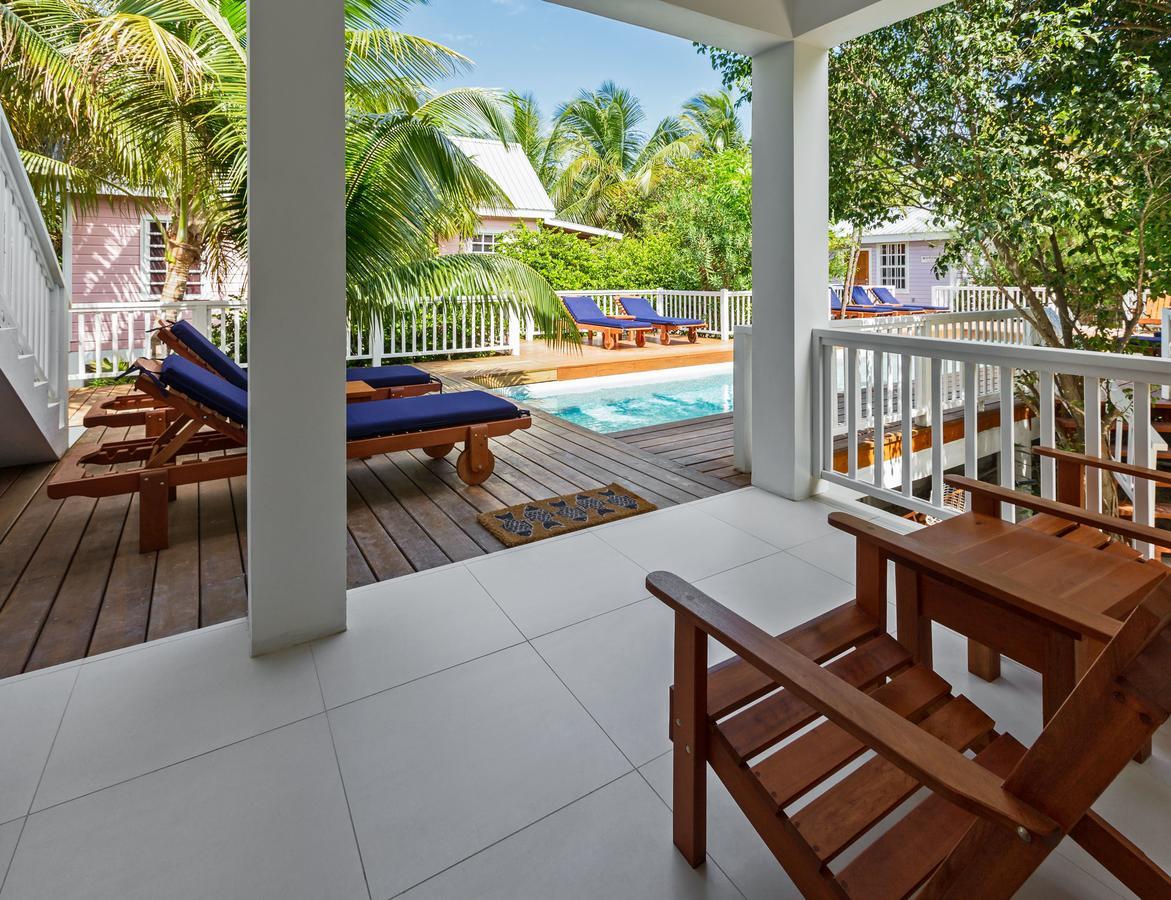 Weezie's Ocean Front And Garden Hotel
