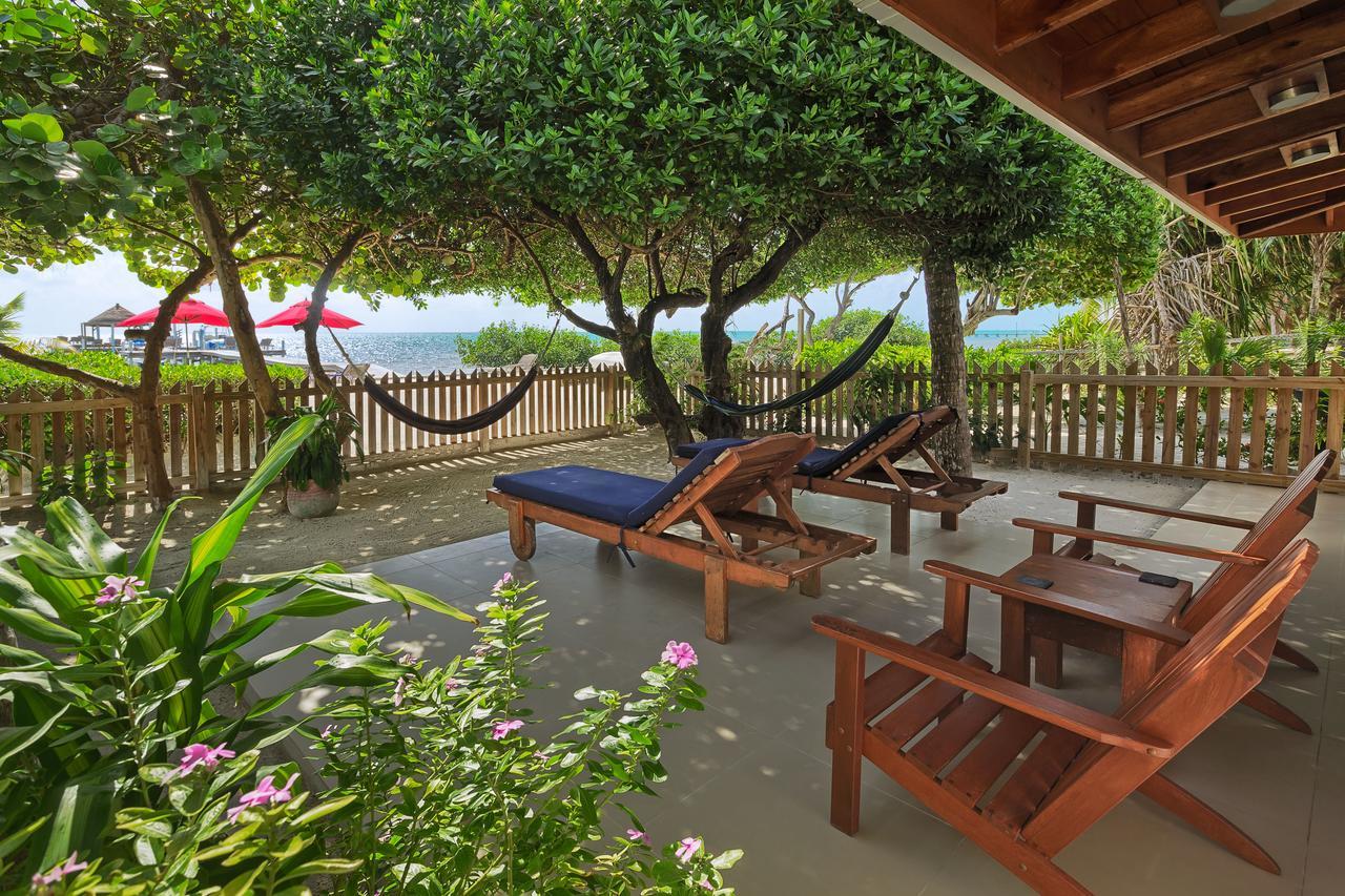 Weezie's Ocean Front And Garden 3*
