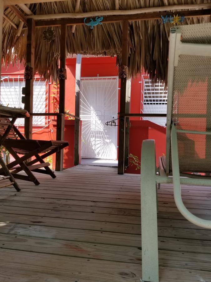 Casa de hóspedes Canuck Cottages Caye Caulker