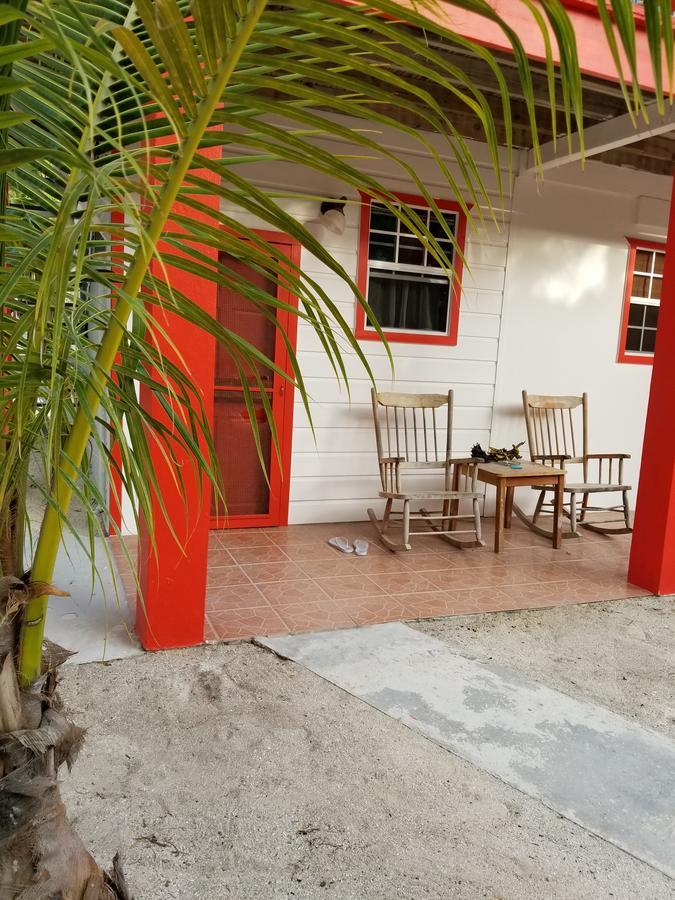 Canuck Cottages Caye Caulker